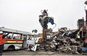VEHICULOS CON MAS DE 15 AÑOS DE ANTIGÜEDAD SERAN CHARARREADOS