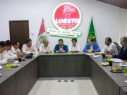 GOBERNADOR RENÉ CHÁVEZ Y EMBAJADOR BRITÁNICO GAVIN COOK ACUERDAN CONSTRUIR JARDÍN BOTÁNICO