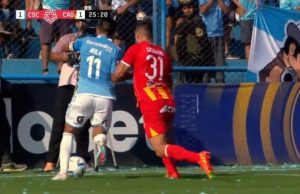 TERRIBLE CAÍDA DEL FUTBOLISTA IRVEN AVILA DONDE SE DOBLA BRAZO IZQUIERDO