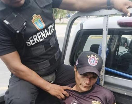TURBA ABOLLA A UN DELINCUENTE QUE IBA A ROBAR A MUJER EN PLENO CENTRO