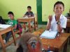 NIÑOS LLEVAN MASCOTAS A SUS CLASES
